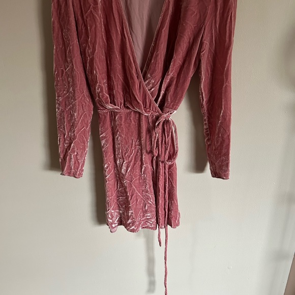 Reformation | Silk Velvet Chrissy Wrap Mini Dress Blush Pink - Picture 3 of 10